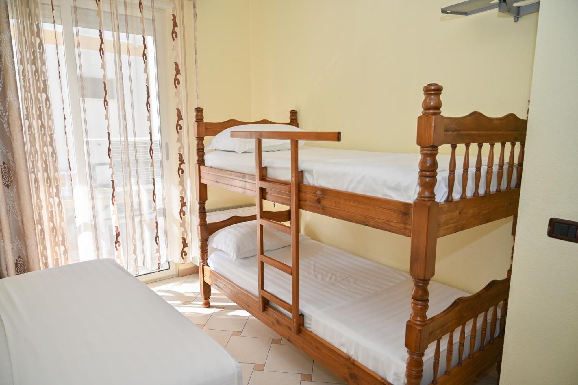 Hotel Vila Emes Durres Phòng bức ảnh