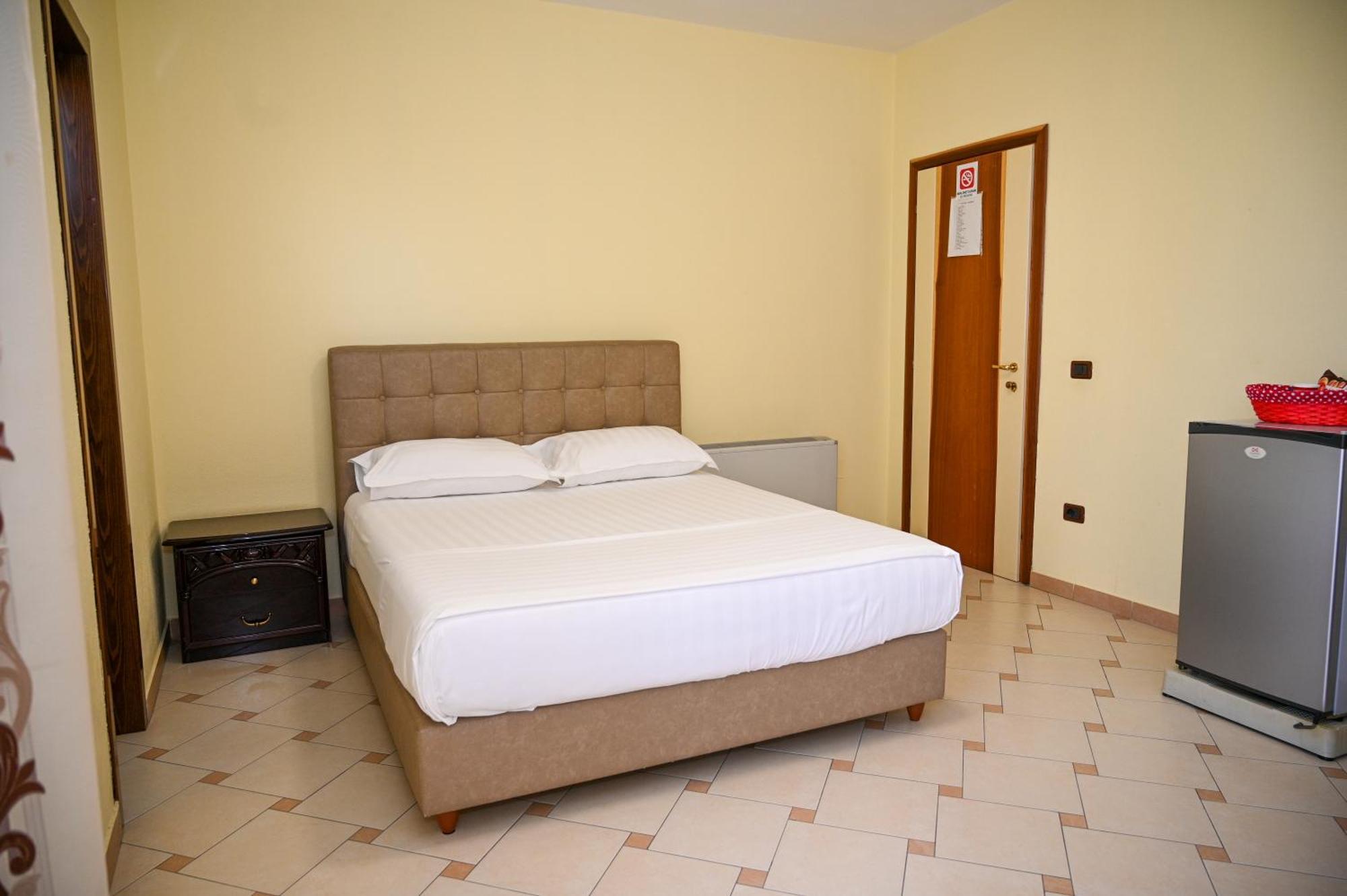 Hotel Vila Emes Durres Ngoại thất bức ảnh